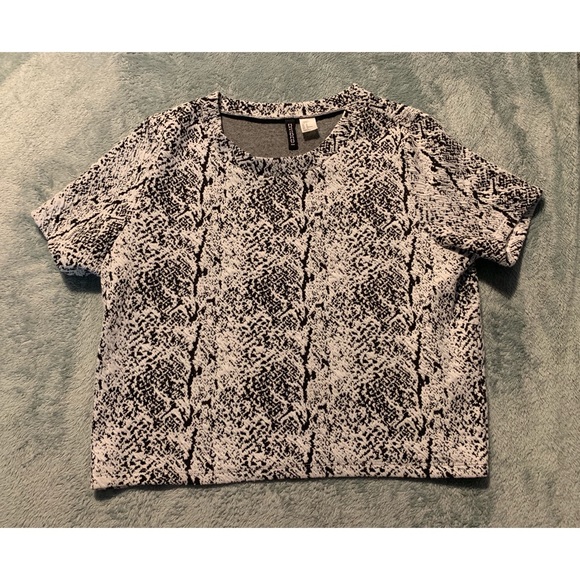 H&M Tops - H&M TOP *